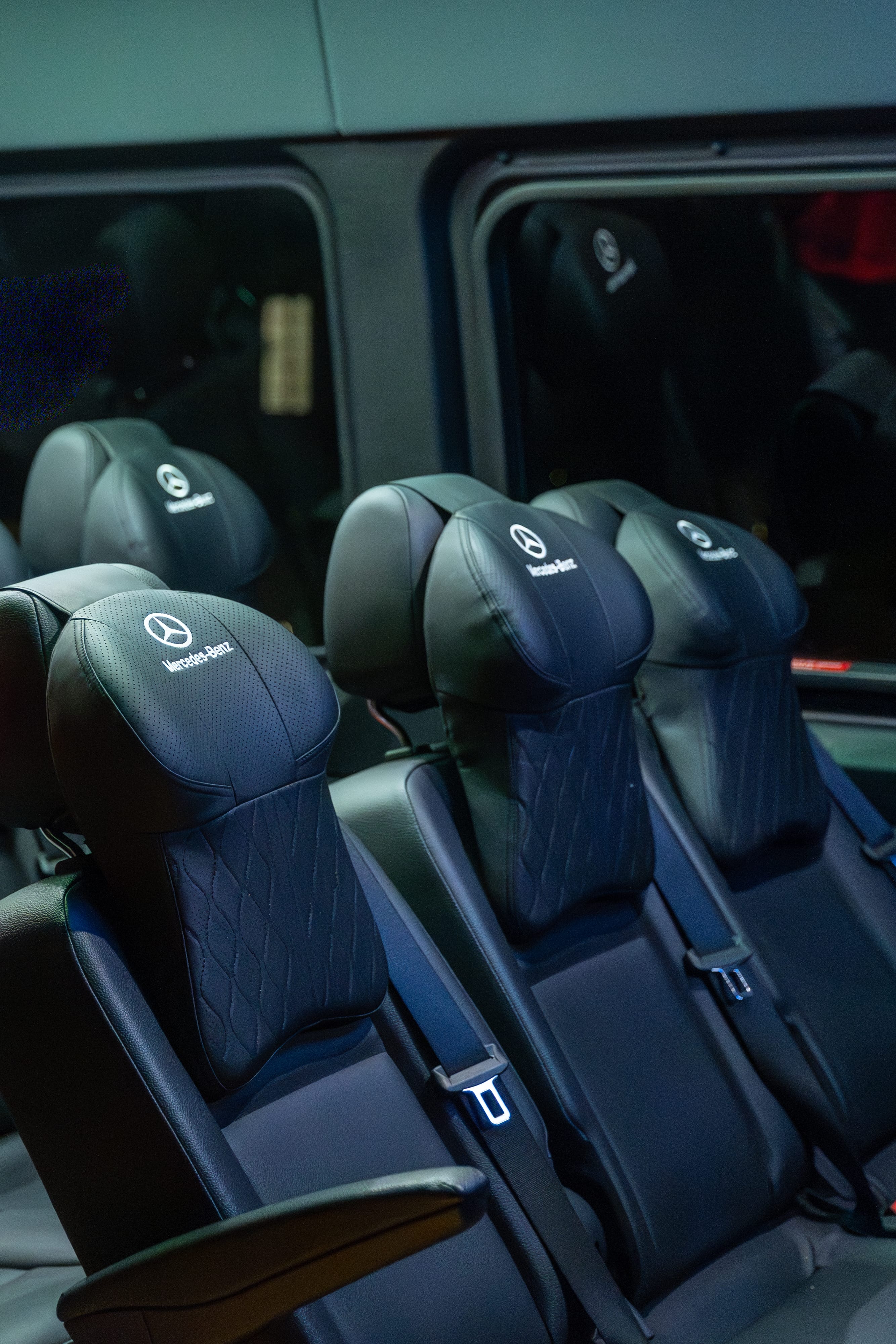 MERCEDEZ-BENZ SPRINTER 2500 15 PASSENGER Image 92